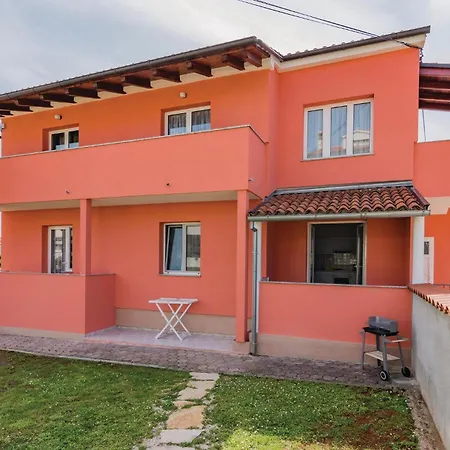 1 Bedroom Gorgeous In Apartamento Rovinj