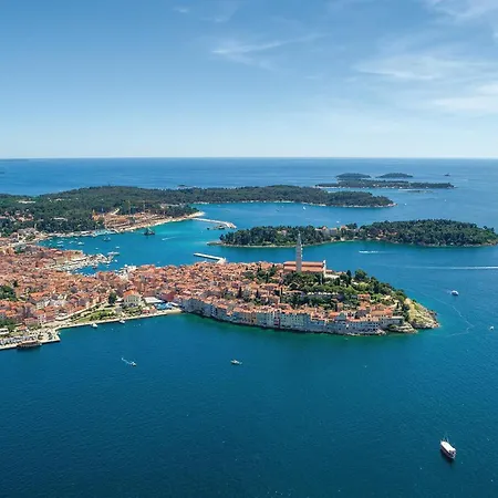 Apartment 1 Bedroom Lovely In Rovinj